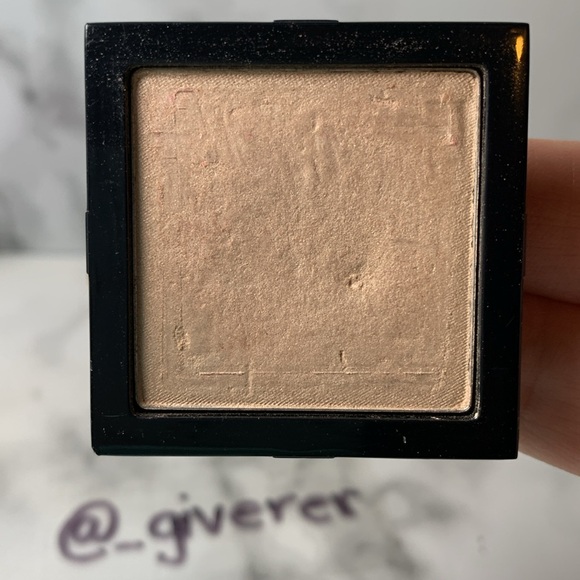 CHAMPAGNE (#13) Shimmer Wash Bobbi Brown Discontinued Eyeshadow - Picture 4 of 14